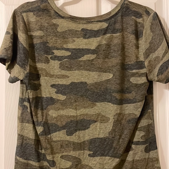 Gorgeous army green color lucky brand v neck shirt - Picture 4 of 4